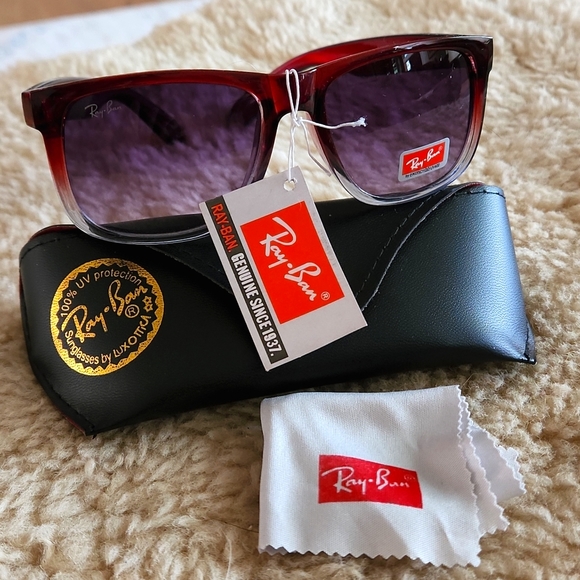 Gorgeous NWT Ray BAN Wayfarer Sunglasses - Picture 10 of 13